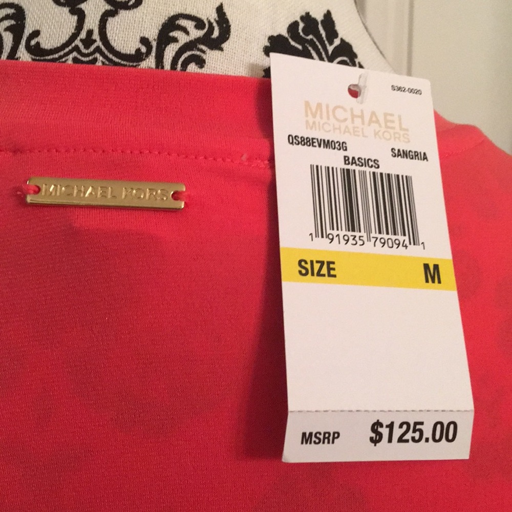 ❌❌SOLD❌❌Michael Kors Flutter Sleeves dress . - Picture 3 of 8